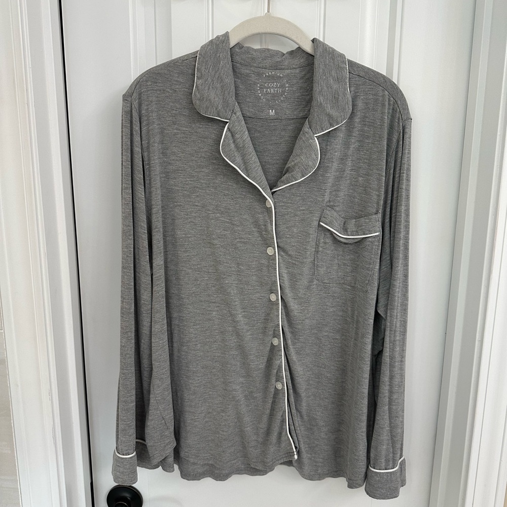 Cozy Earth Women's Bamboo Long Sleeve Pajama Top in Grey (Size Medium)